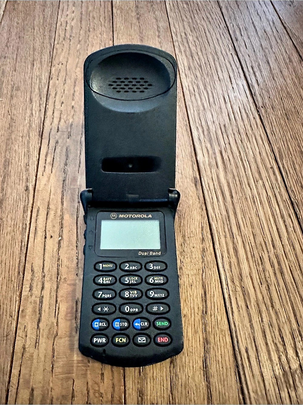 Vintage Motorola StarTAC Dual Band Flip Cell Phone Black